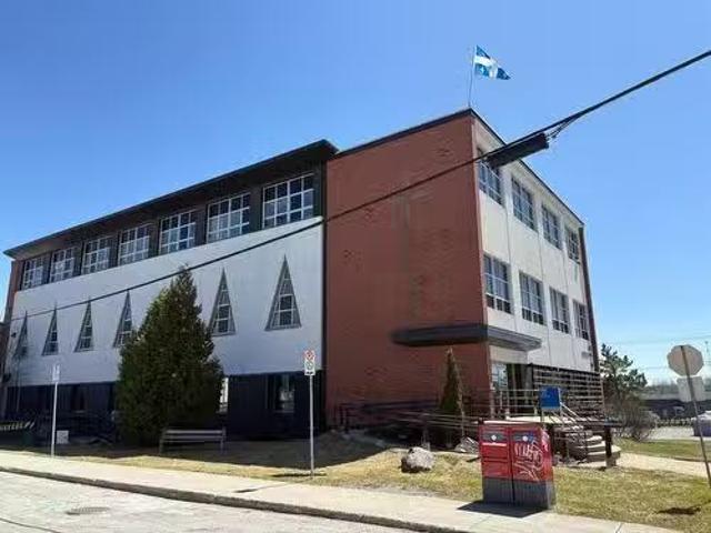 255 Av. Principale, Rouyn Noranda, QC, J9X 7G9 commercial fo.