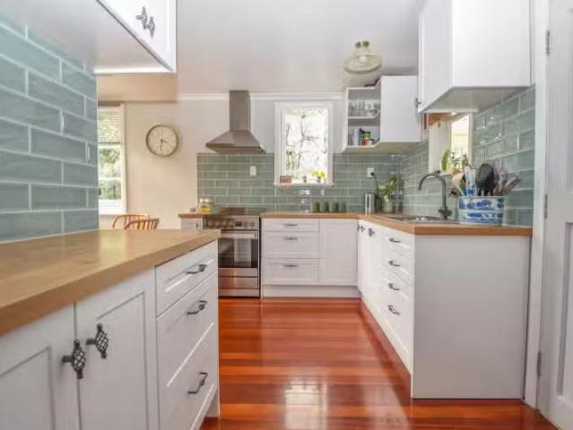 255 High Street South, Carterton, Carterton