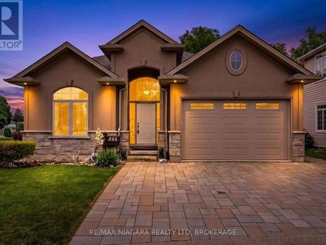 255 Lakeshore Road, St. Catharines Lakeshore, ON, L2M 1R9 house for sale | Listing ID X13536 | Royal LePage