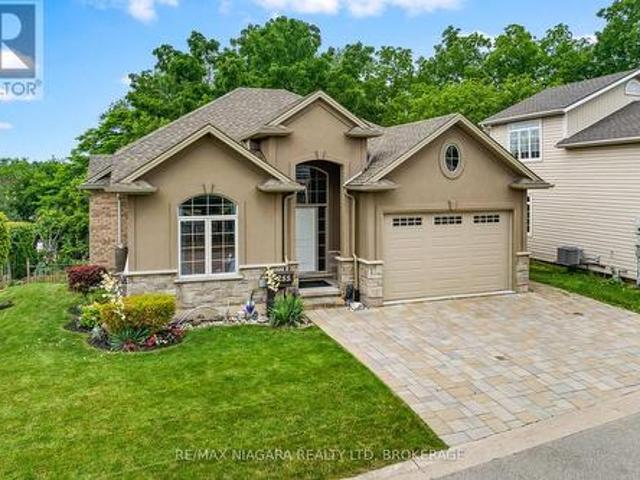 255 Lakeshore Road, St. Catharines Lakeshore, ON, L2M 1R9 house for sale | Listing ID X13721 | Royal LePage