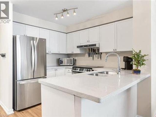 2565 Erin Centre Boulevard Unit# Ph7, Mississauga, ON, L5M 6Z8 condo for sale | Listing ID 40852 | Royal LePage