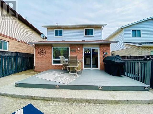 2563 Whittaker Drive, Burlington, ON, L7P 4R1 house for lease | Listing ID W13434 | Royal LePage