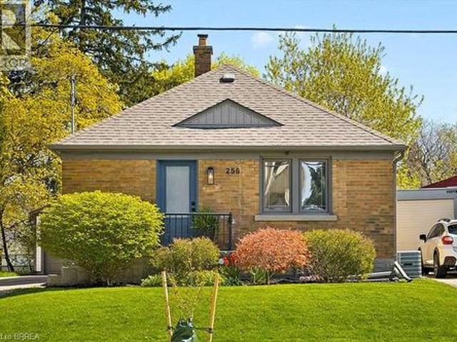 256 Bowman Street, Waterloo, ON, N2J 1W5 house for sale | Listing ID 40838 | Royal LePage