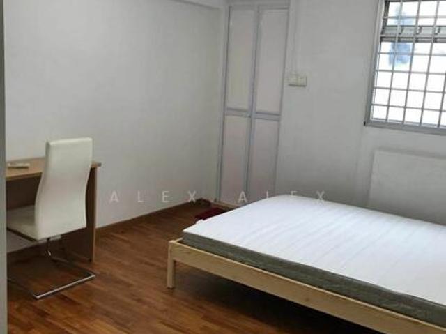 256 Bukit Batok East Avenue 4 HDB Apartment For Rent, $3,500, 3 Bed 2 Bath 1,108 sqft $3.16 psf