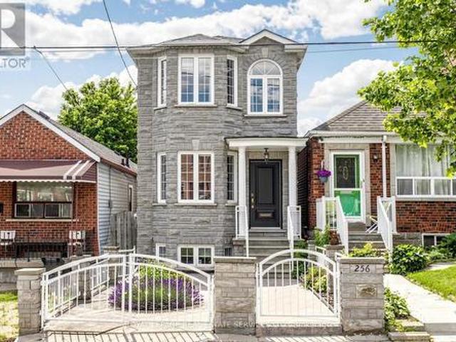 256 Earlscourt Avenue, Toronto, ON, M6E 4B6 house for sale | Listing ID W13536 | Royal LePage