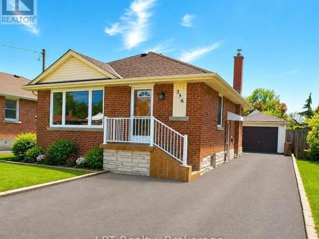 256 Farewell Street, Oshawa Donevan, ON, L1H 6L9 house for sale | Listing ID E13536 | Royal LePage