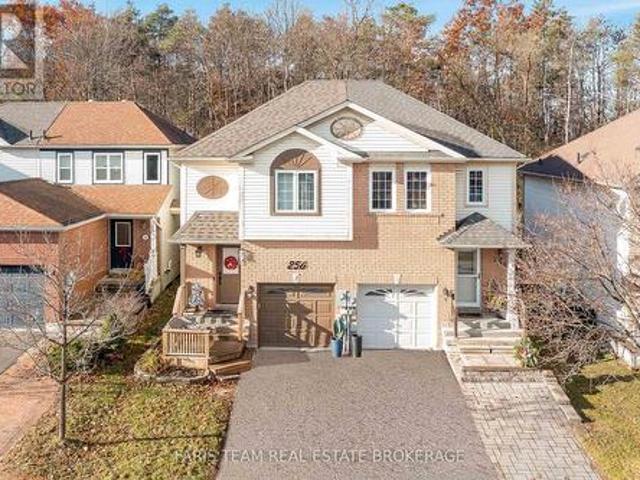 256 Ferndale Drive S, Barrie, ON, L4N 8J9 house for sale | Listing ID S13147 | Royal LePage
