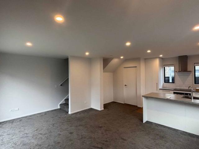 2/56 Olliviers Road