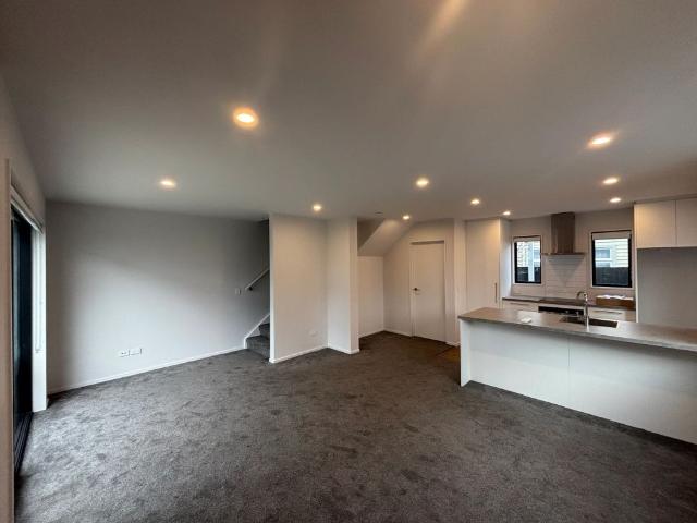 2/56 Olliviers Road