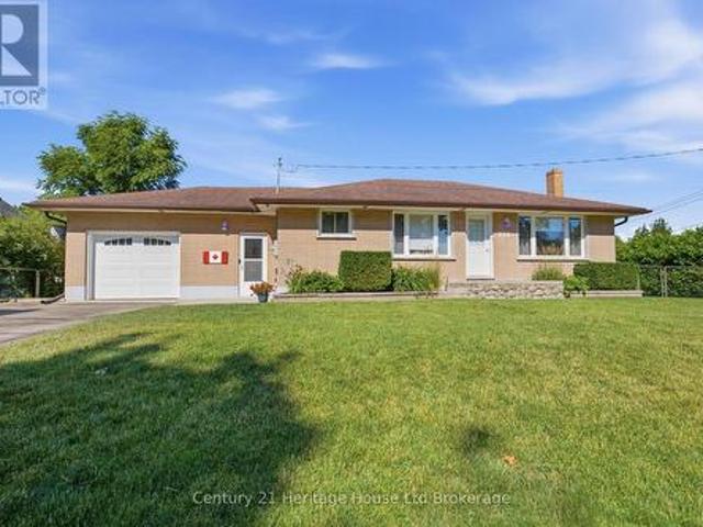 256 Markwell Street, Norfolk Delhi, ON, N4B 2R2 house for sale | Listing ID X13711 | Royal LePage
