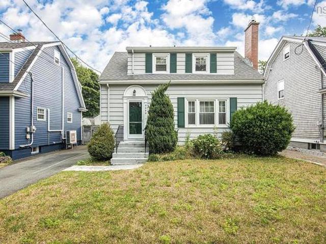 2575 Connaught Avenue, Halifax Peninsula, NS, B3L 2Z5 house for sale | Listing ID 202617 | Royal LePage