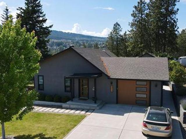 2575 Pineridge Place, West Kelowna, BC, V4T 2J7 house for sale | Listing ID 10394 | Royal LePage