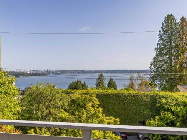 2575 Queens Avenue, West Vancouver, BC, V7V 2Y9 house for sale | Listing ID R3087 | Royal LePage