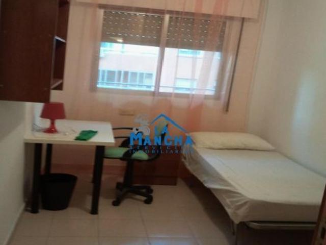 258.000€* INMOBILIARIA LA MANCHA VENDE PISO DE 4 HABITACIONES, GARAJE Y TRASTERO EN ZONA CORTE INGL