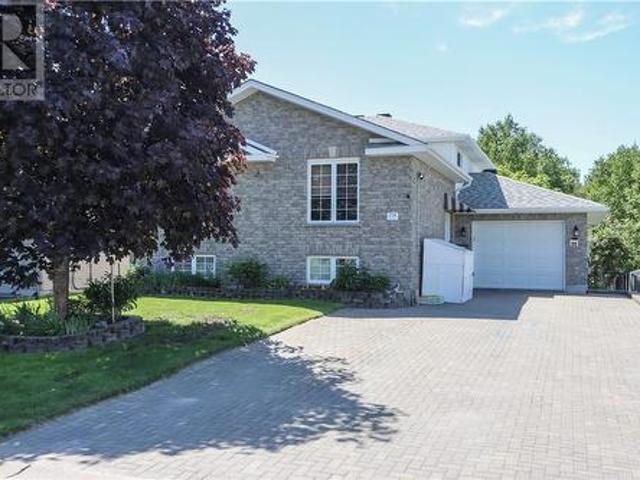 258 Ravina, Garson, ON, P3L 1A8 house for sale | Listing ID 2128 | Royal LePage