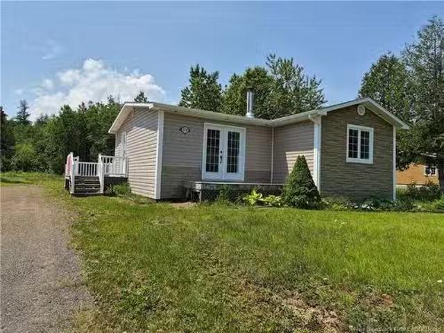 258 Rue Principale, Pointe Verte, NB, E8J 2W8 house for sale.