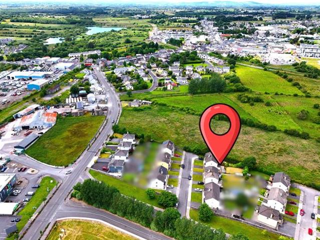 259,000 | 12 Clareville, Claremorris, Co. Mayo Sherry FitzGerald Hanley 5009 MyHome. Ie Residential
