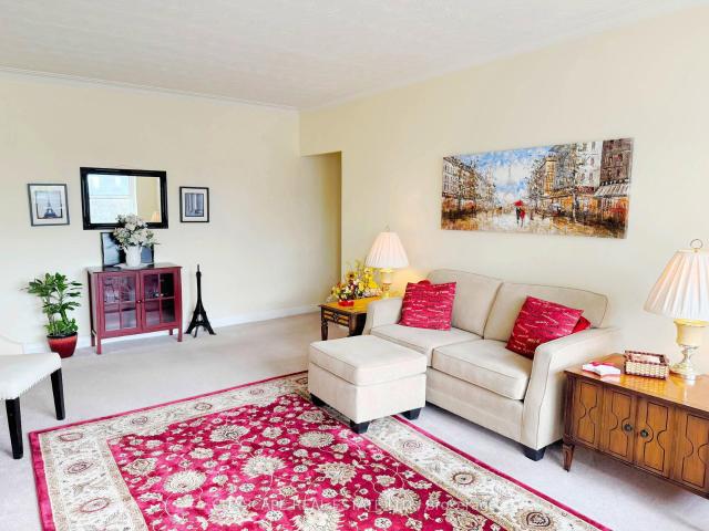 25 824 Brant Street, Burlington | For Sale @ $409,000 | Condos. Ca