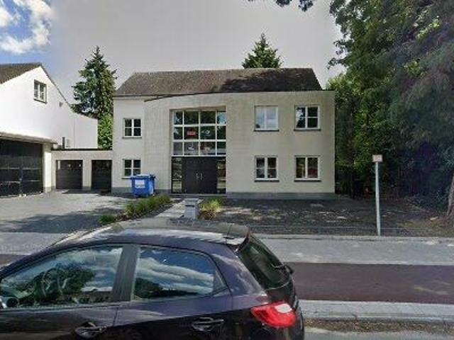 25 100 m2 office space for rent in Hove