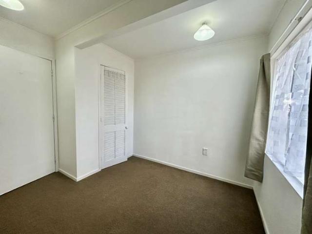 25 Trias road, Totaravale, North Shore City