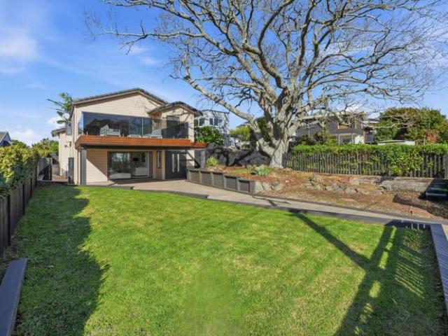 2/5 View Road, Shelly Park, Manukau City