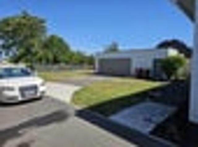 25 Wyndham Street, Carterton