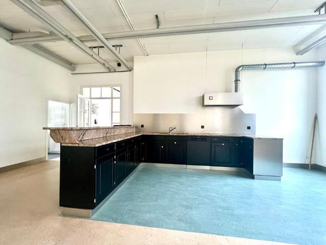 25 Zimmer, 180 m², EG
