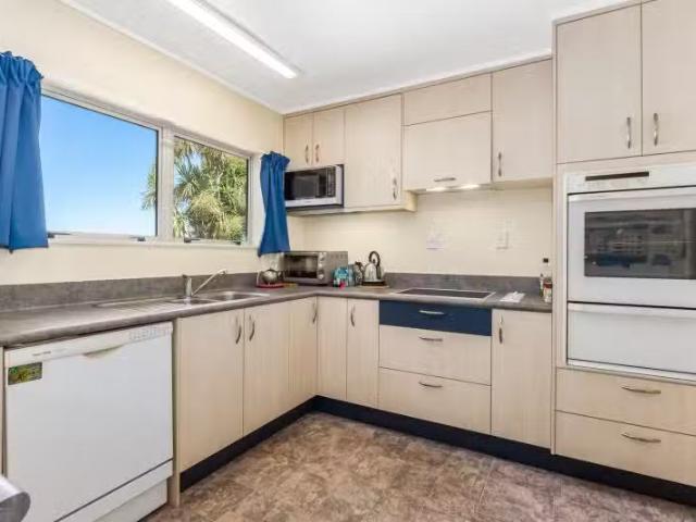 25 Amapur Drive, Khandallah, Wellington City