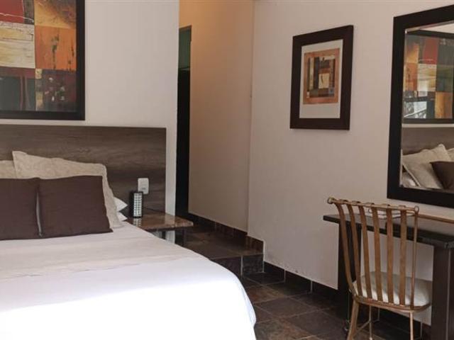 25 Bedroom House in Sonheuwel