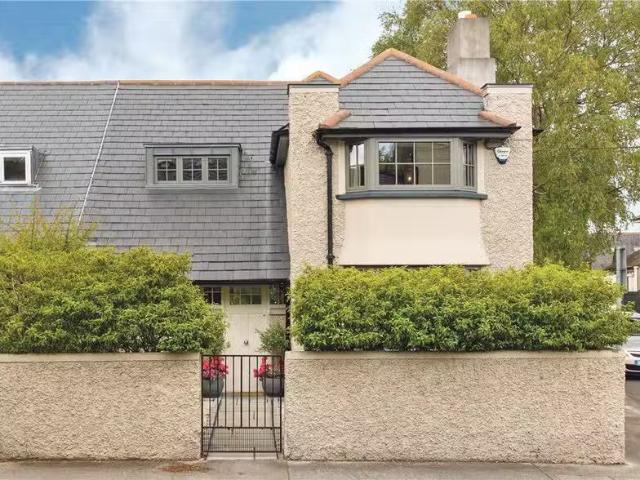 25 Booterstown Avenue, Blackrock, Co. Dublin, A94 W1R8