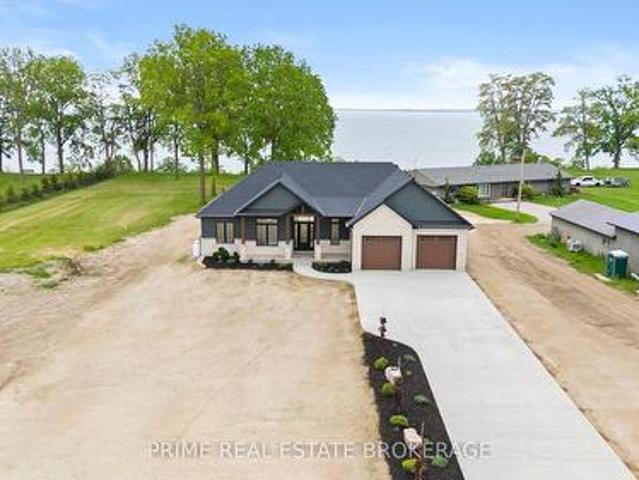 25 Black Walnut Drive, Norfolk, ON, N0E 1P0 house for sale | Listing ID X13453 | Royal LePage