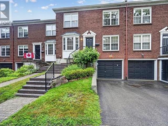 25 Country Club Place, Brockville, ON, K6V 6T8 townhouse for sale | Listing ID X13621 | Royal LePage