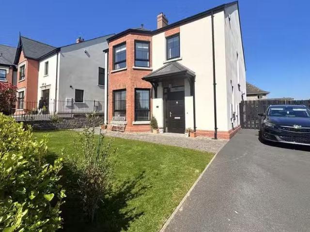 25 Donegall Park Gardens