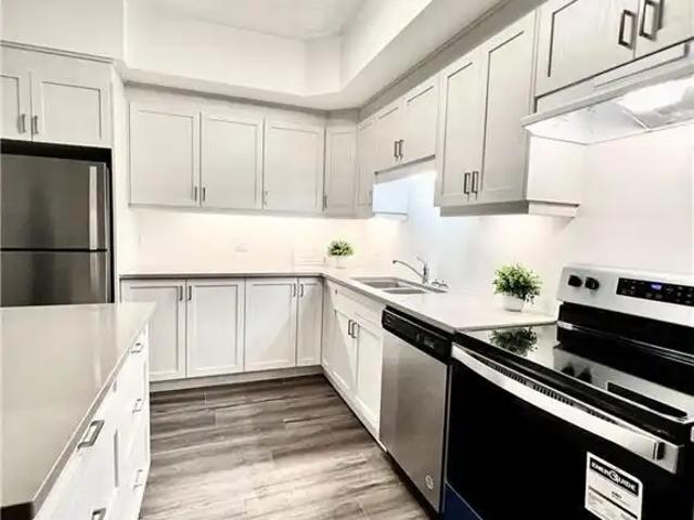25 ISHERWOOD Avenue Unit# D61