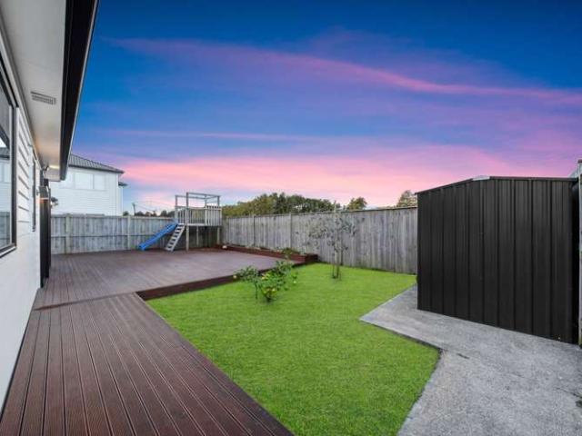 25 Koropa Road, Flat Bush, Manukau City