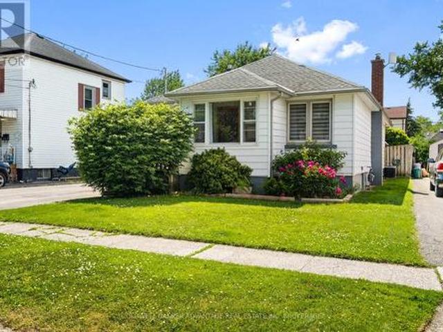 25 Lyons Avenue, Welland Lincoln/Crowland, ON, L3B 1L8 house for sale | Listing ID X13442 | Royal LePage