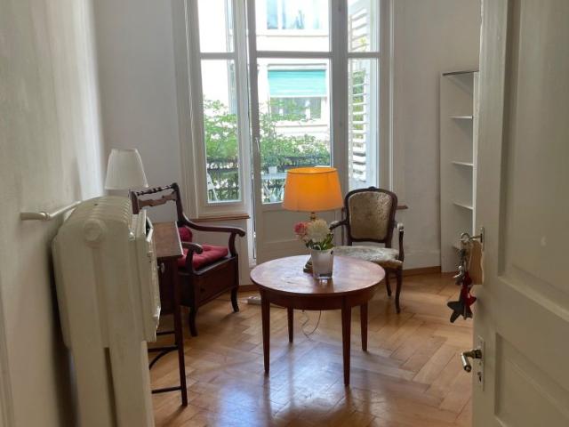 25 m²
