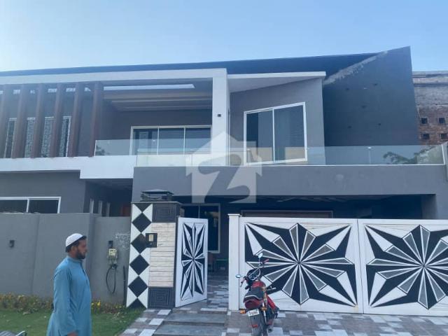 25 Marla Corner Beautiful House in Kabul Block, Dc colony Gujranwala