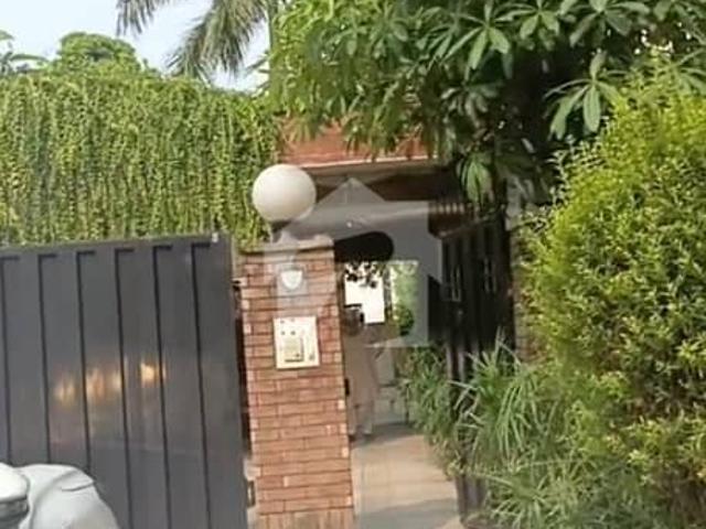 25 Marla Single Story House for Sale in Bridge Colony Lahore Cantt
