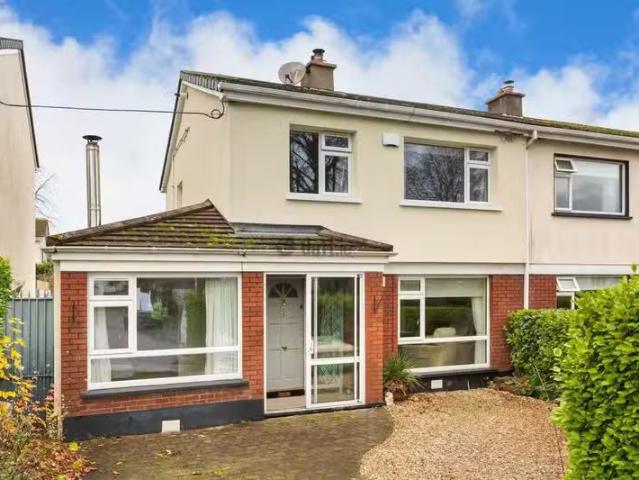 25 Marlay Walk, Dublin 16 is for rent