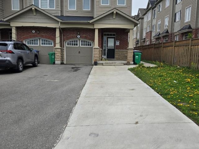 25 Phyllis Drive, Caledon | 3Beds/3Bath, Townhouse, $2,975/mo | Condos. Ca