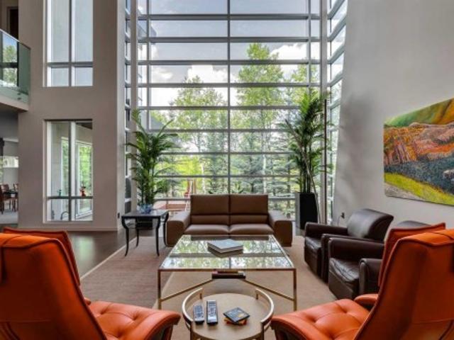 25 Posthill Drive Sw, Calgary, AB, T3H 0A8 condo for sale | Listing ID A2281 | Royal LePage