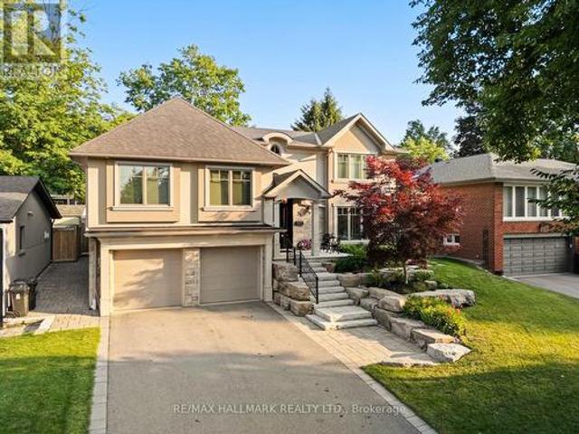 25 Queensborough Crescent, Toronto, ON, M9R 1A1 house for sale | Listing ID W13564 | Royal LePage