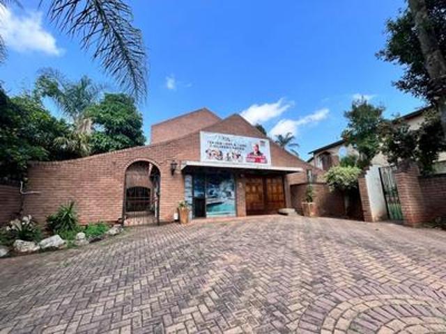 25 room guest house on the market ke.