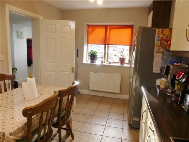 25 Russell Crescent, Tallaght, Dublin 24 Tom Maher & Co Ltd 4840 MyHome. Ie Residential