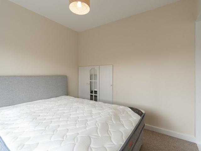 25 SANDYFORD HALL PLACE