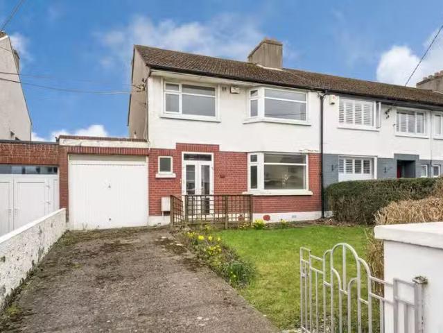 25 Shanglas Road, Beaumont, Dublin 9, D09YH63 is for sale