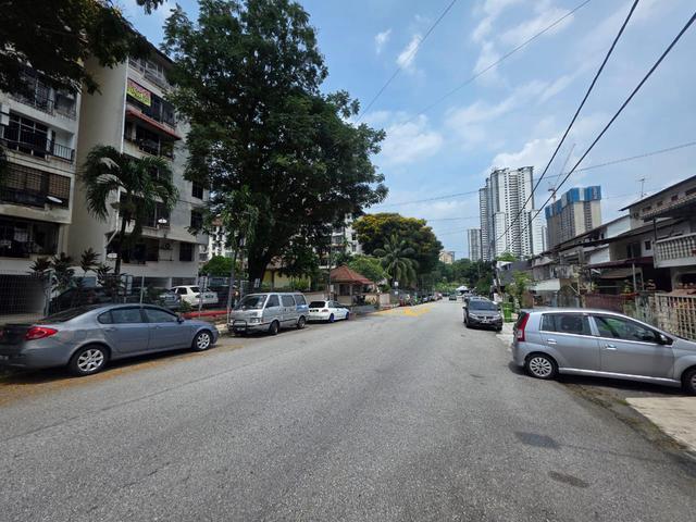 25 Storey Freehold Landed House Taman Sri Sinar Kepong