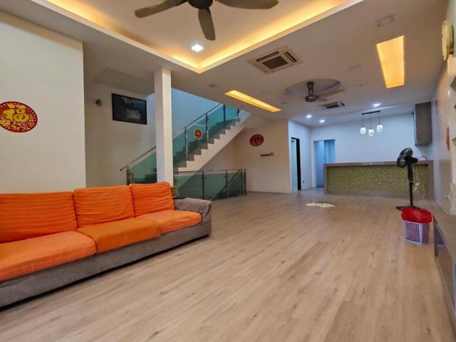 25 storey house Nadayu92 Kajang 2 Guarded n gated swimming pool