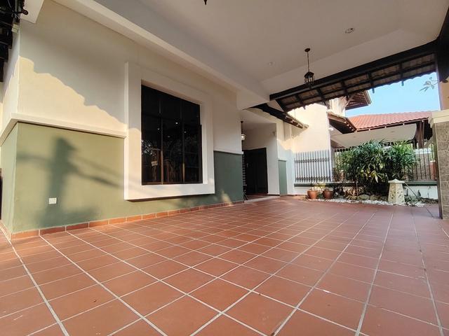 25 Storey SemiD House For Rent